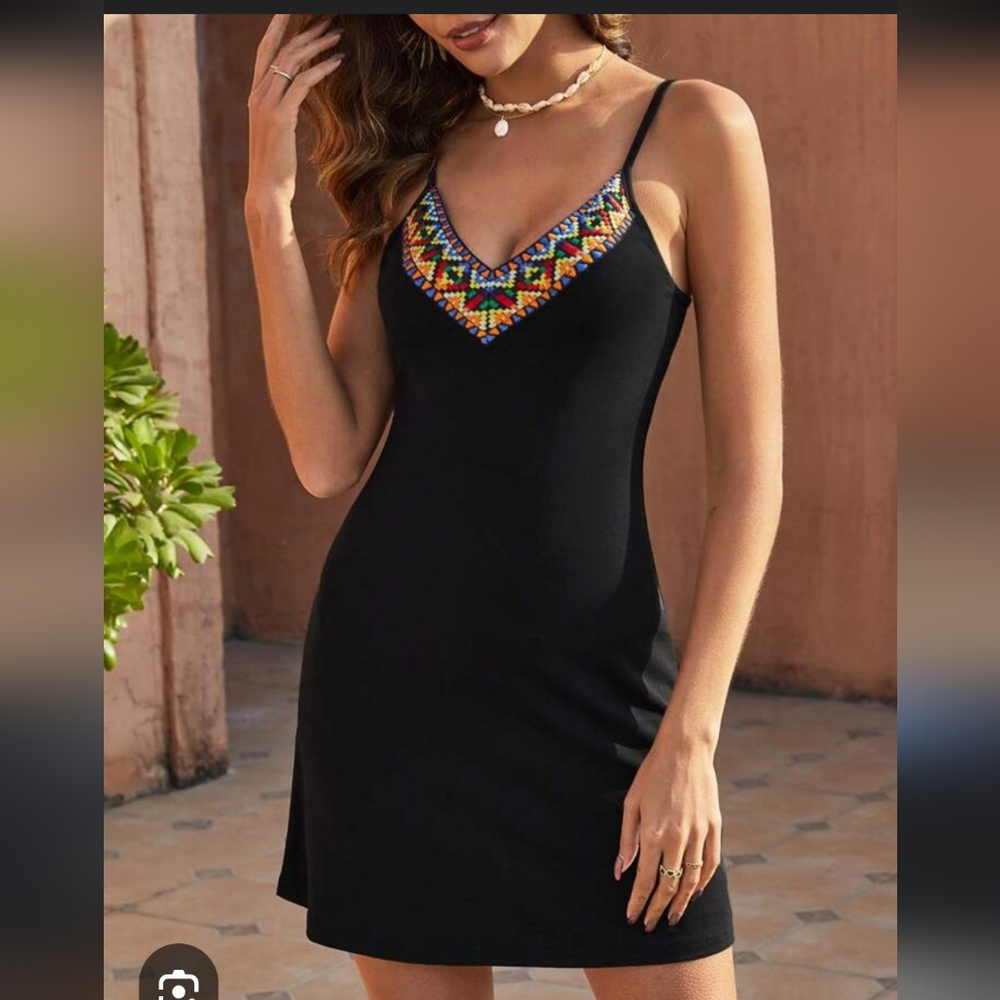 SHEIN Black Dress with Multicolor Embroidery SM